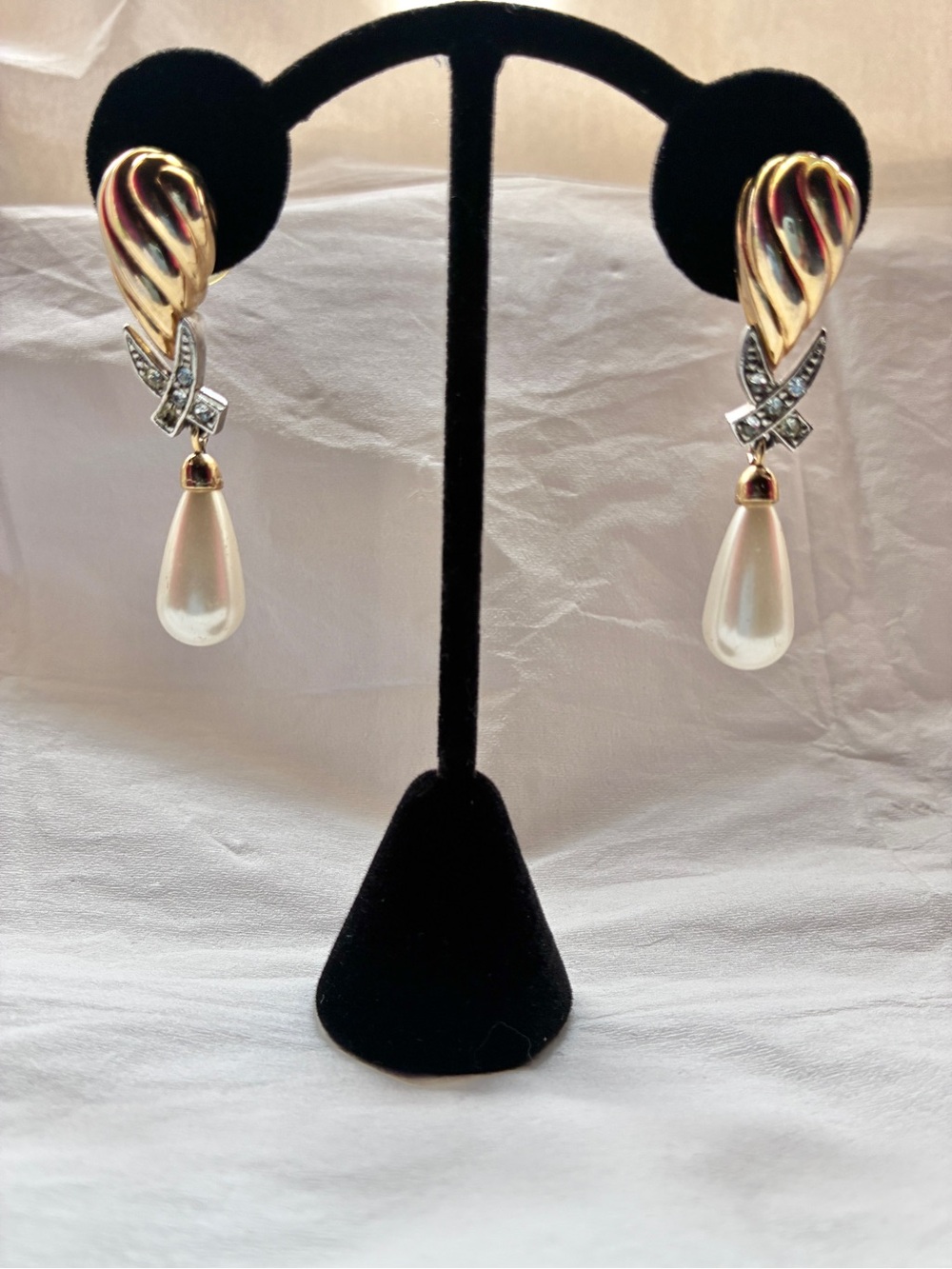 Vintage Gold Silver Tone Ribbed Dome Rhinestone & Faux Pearl Dangle Earrings